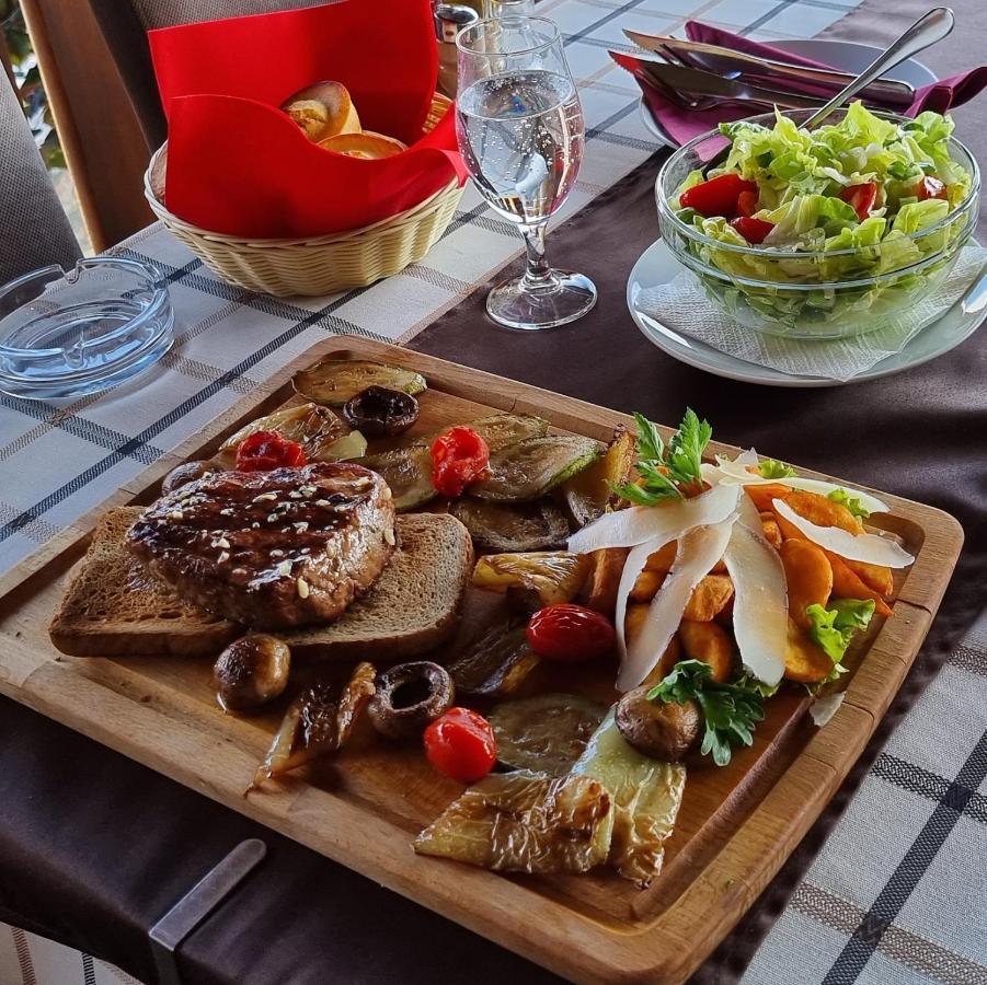 Lux Smestaj Ivanjicki Konaci Ivanjica Buitenkant foto